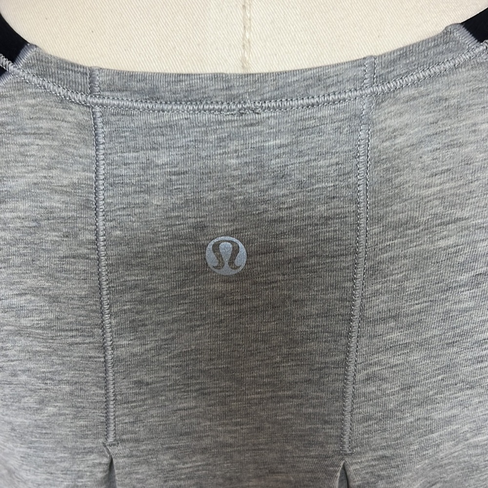 Lululemon - Picture 3 of 8